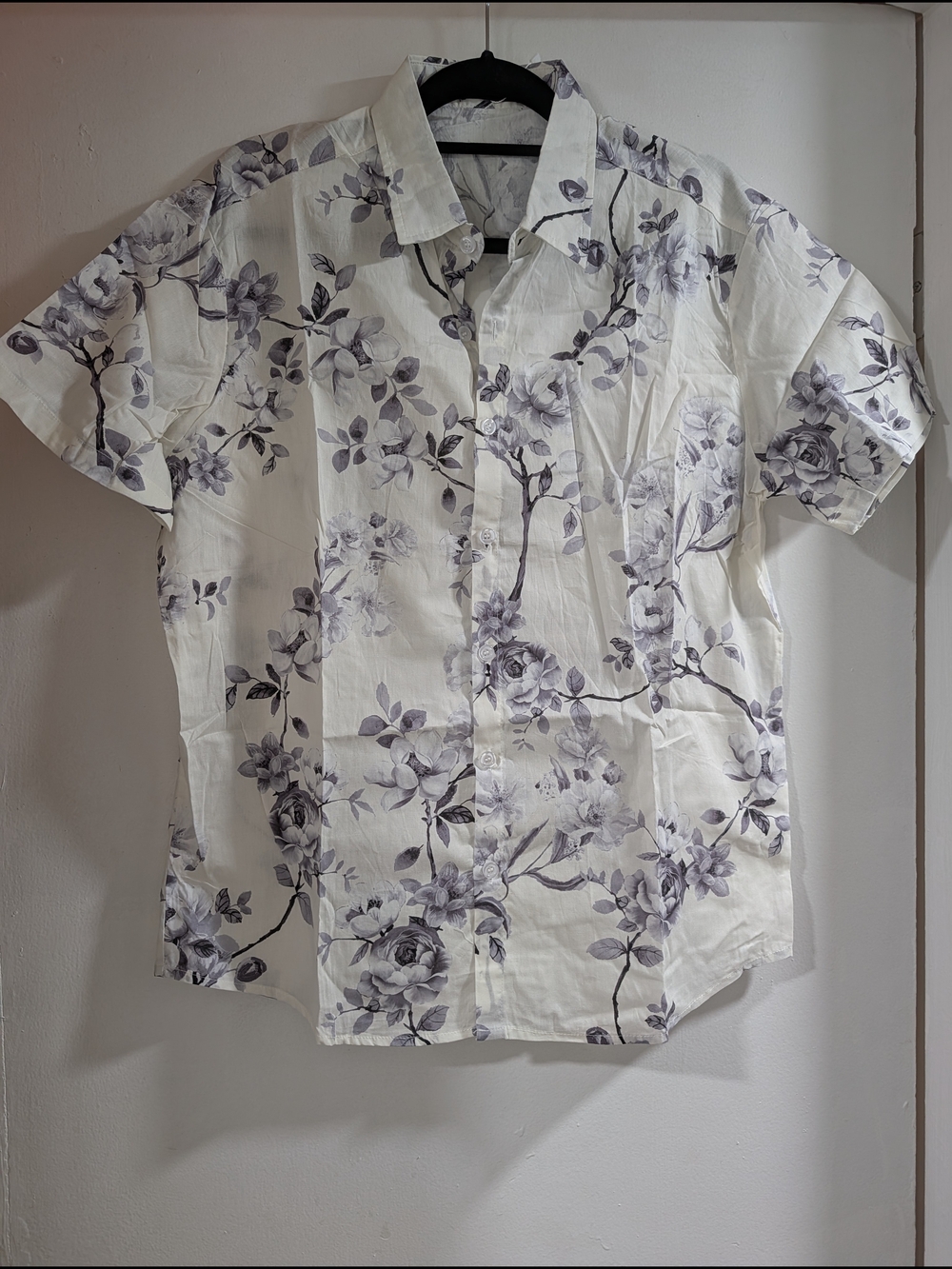 Atlanl Men's White Floral Short-Sleeve Button-Up Shirt